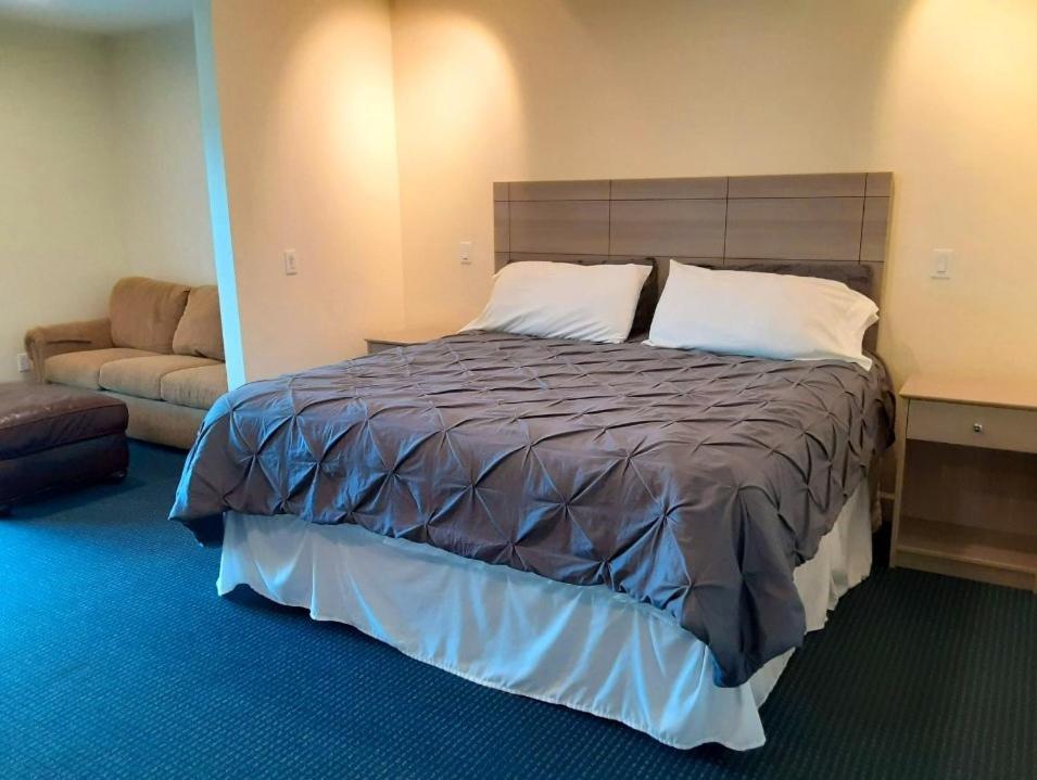 The Rivers Edge Motel LaBelle Extérieur photo