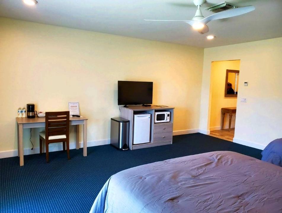 The Rivers Edge Motel LaBelle Extérieur photo